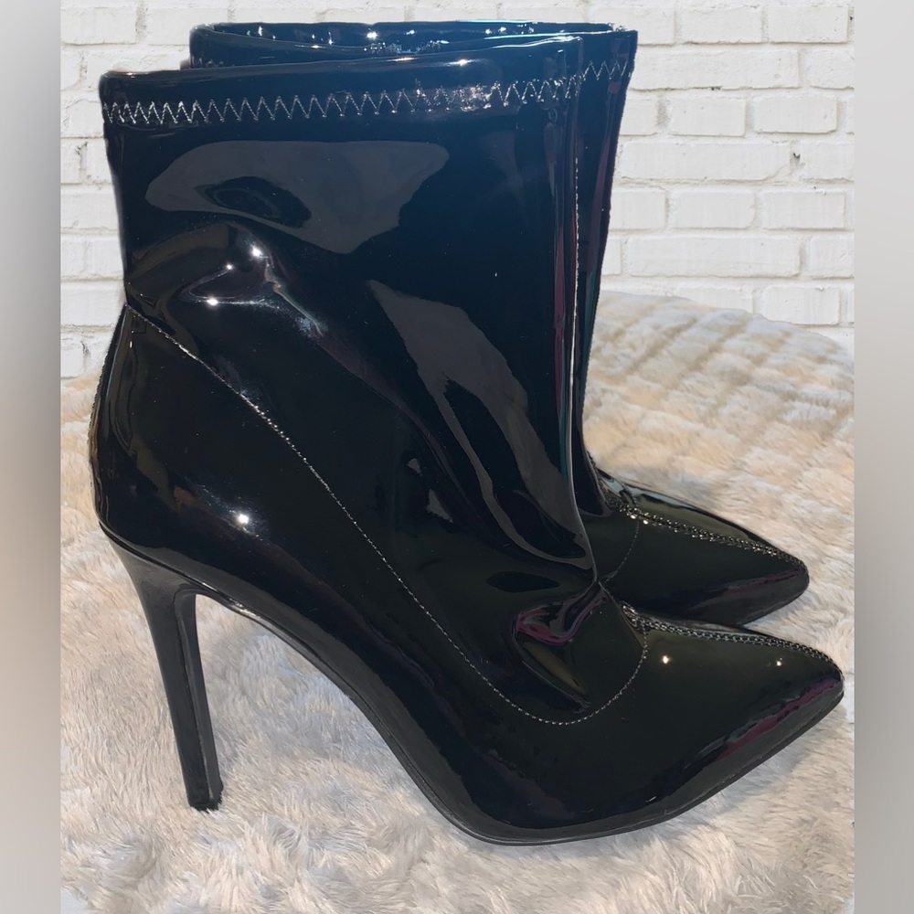 Torrid Black Patent Leather High Heeled Zip-Up Ankle Boots *NWOT*